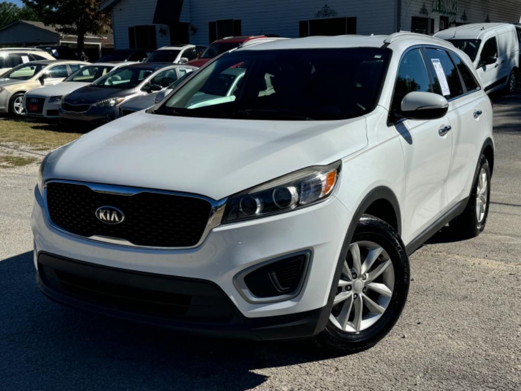 2016 Kia Sorento LX's photo