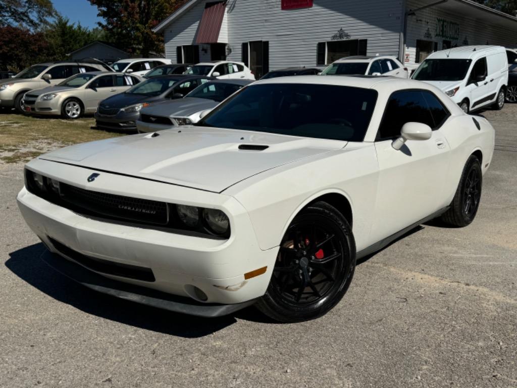 2009 Dodge Challenger SE's photo