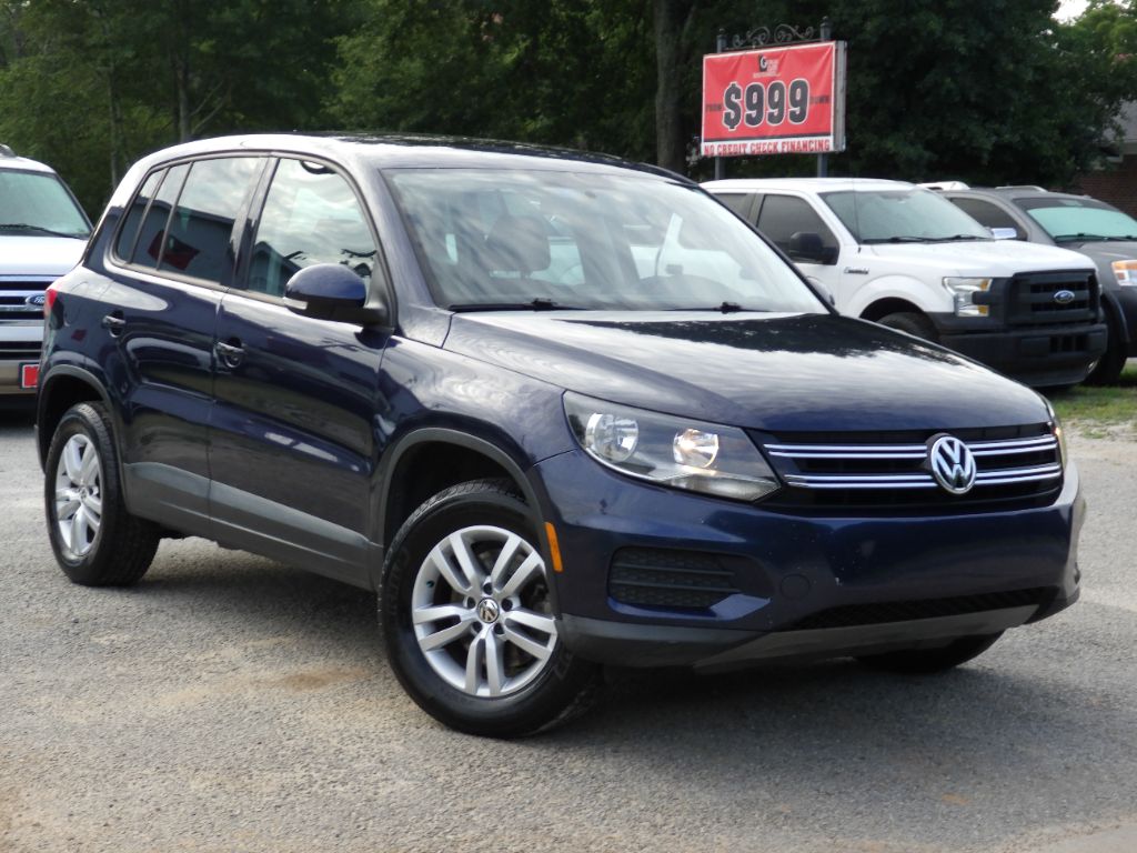 2013 Volkswagen Tiguan S's photo