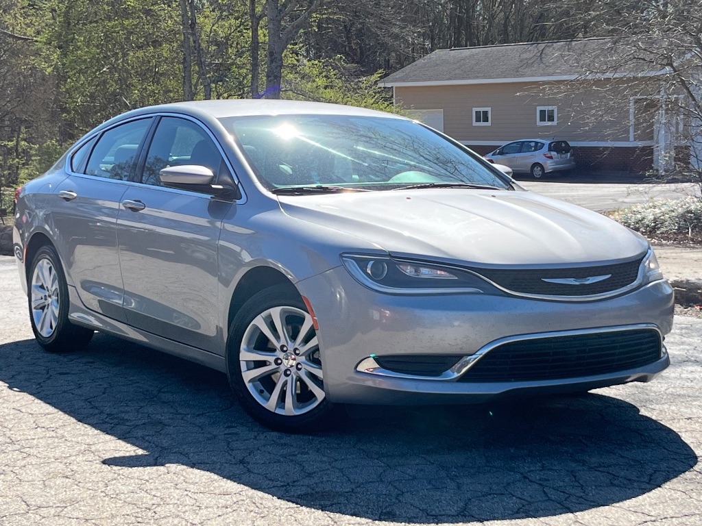 2017 Chrysler 200 Limited's photo