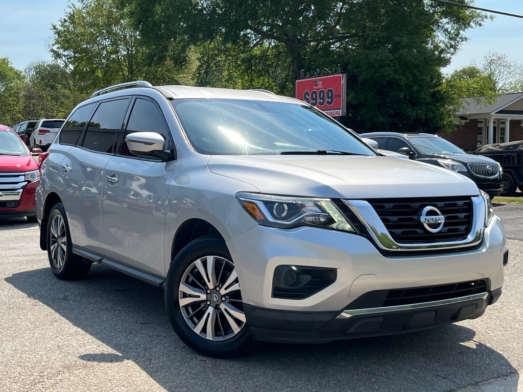 2017 Nissan Pathfinder S 2WD's photo