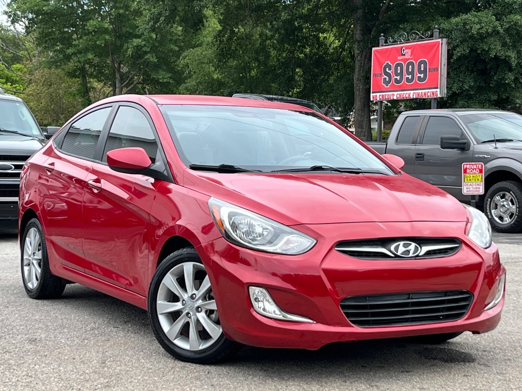 2012 Hyundai Accent GLS 4-Door 6-Speed Automatic's photo